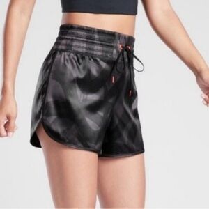 Athleta Tenacity Shorts 5" Sz S‎